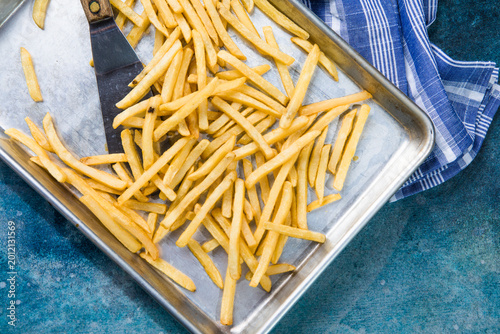 фотографія freshly made crispy french fries
