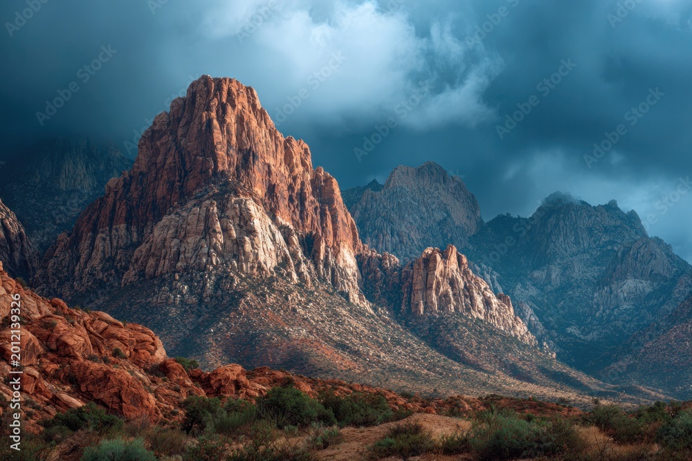 Naklejka premium Dramatic Mountain Landscape with Storm Clouds