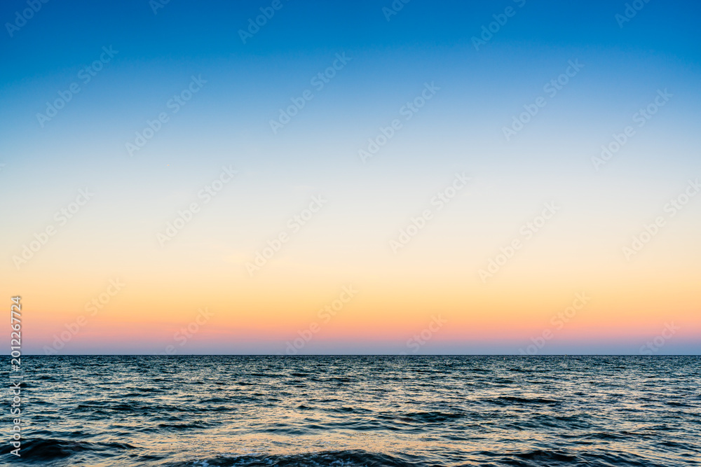 Obraz premium gradient sky over ocean