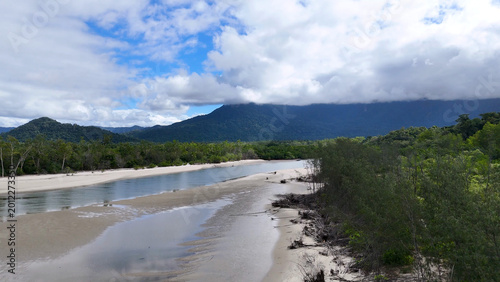 Cuadro en lienzo Aerial View of Thornton Beach River Bend and Daintree Rainforest Mountains