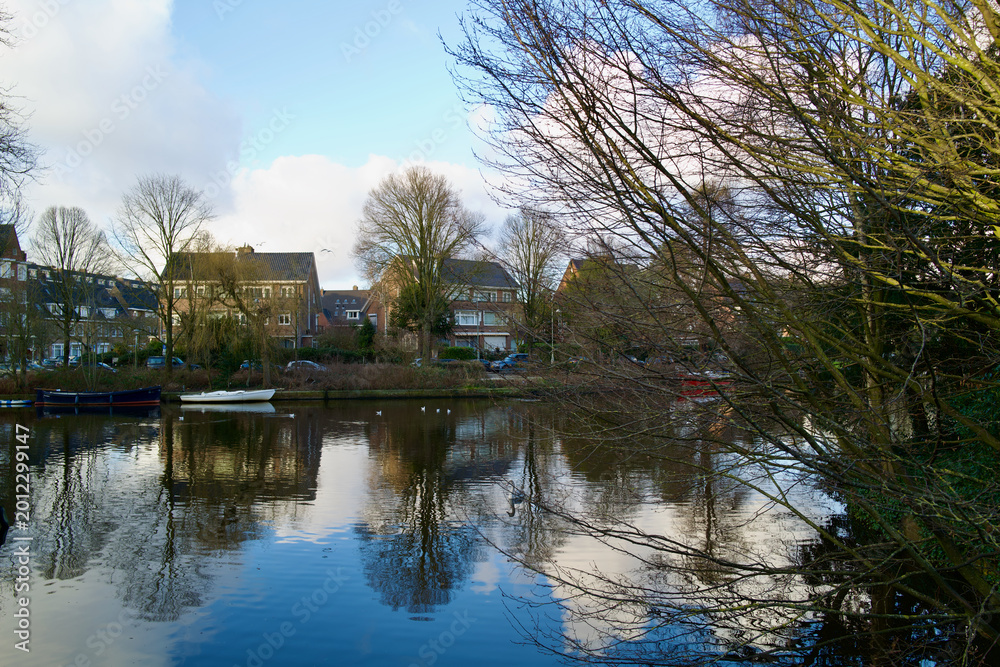 Fototapeta premium Quiet winter morning by the canal in Amsterdam Zuid district, Netherlands