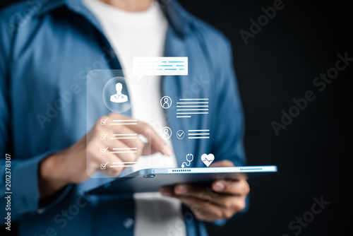 Φωτογραφία Telemedicine and digital health technology for symptom tracking