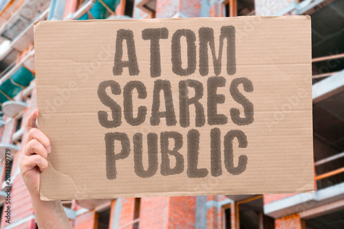 Foto "Atom Scares Public" Nuclear energy's public image remains dominated by fear despite improving safety records