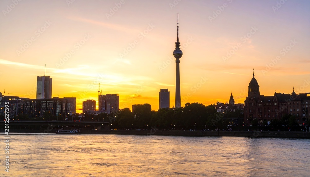 Obraz premium Berlin Skyline Sunset View.