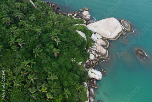 Bild auf Leinwand vista aerea drone litoral costa florianopolis brasil mar natureza