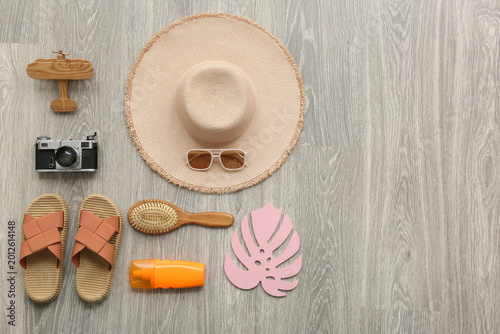 Traveler's accessories with...