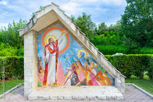 Φωτογραφία Mosaic of the Proclamation of the Kingdom of God, the Third Luminous Mystery of the Rosary – Sanctuary of the Queen of Peace, Medjugorje