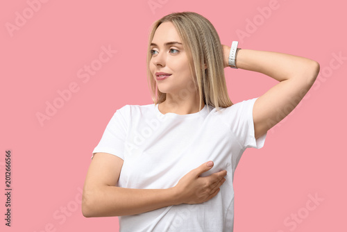 Young woman checking her br...