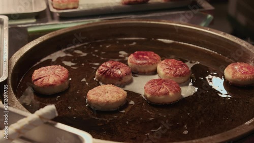 Sizzling Pan Fried Buns at Taiwan Night Market