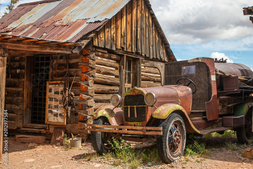 Photos Ghost Town in Jeremy, Arizona with old cars, trucks and mining equipment and old