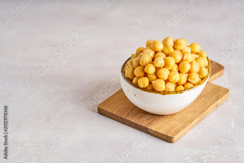 Cooked chickpeas in ceramic bowl