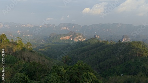 Quadro em tela Doi ta pang viewpoint showcasing layered tropical forests and limestone mountain