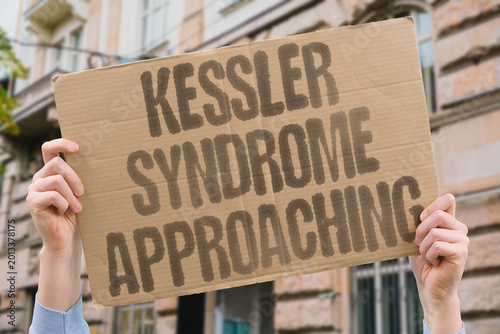 Foto "Kessler Syndrome Approaching" Cascade scenarios could permanently foreclose low-earth orbit