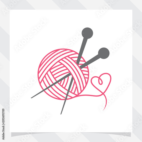 Valokuva Yarn ball with knitting needles logo icon