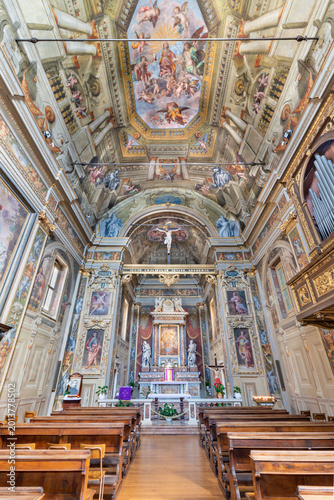 Foto CREMA, ITALY - MARCH 20, 2026: The nave of church Santuario di Santa Maria delle Grazie with the frescoe by Gian Giacomo Barbelli (1643)