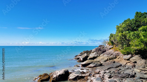 Φωτογραφία Aerial View of Rocky Tropical Coastline and Turquoise Ocean in Queensland