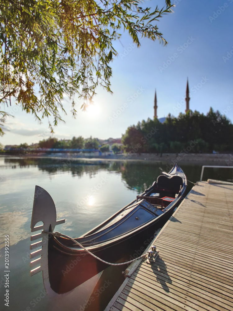 Fototapeta premium Traditional sightseeing gondola on the Kizilirmak River in Avanos Turkey