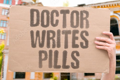 Photos "Doctor Writes Pills" Consultations resolve in prescriptions rather than therapy referrals
