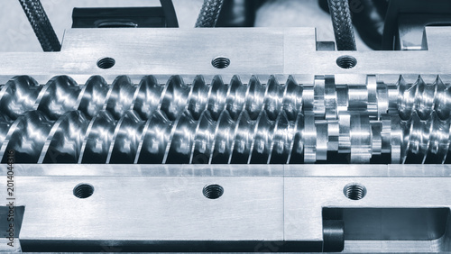 Foto Spiral screw shaft for feeding granules into production machine for manufacture