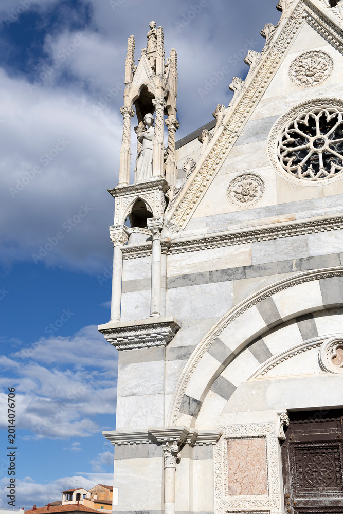 Fototapeta premium : St. Maria della Spina. Portion with detail of historical St. Maria della Spina Church. Pisa 