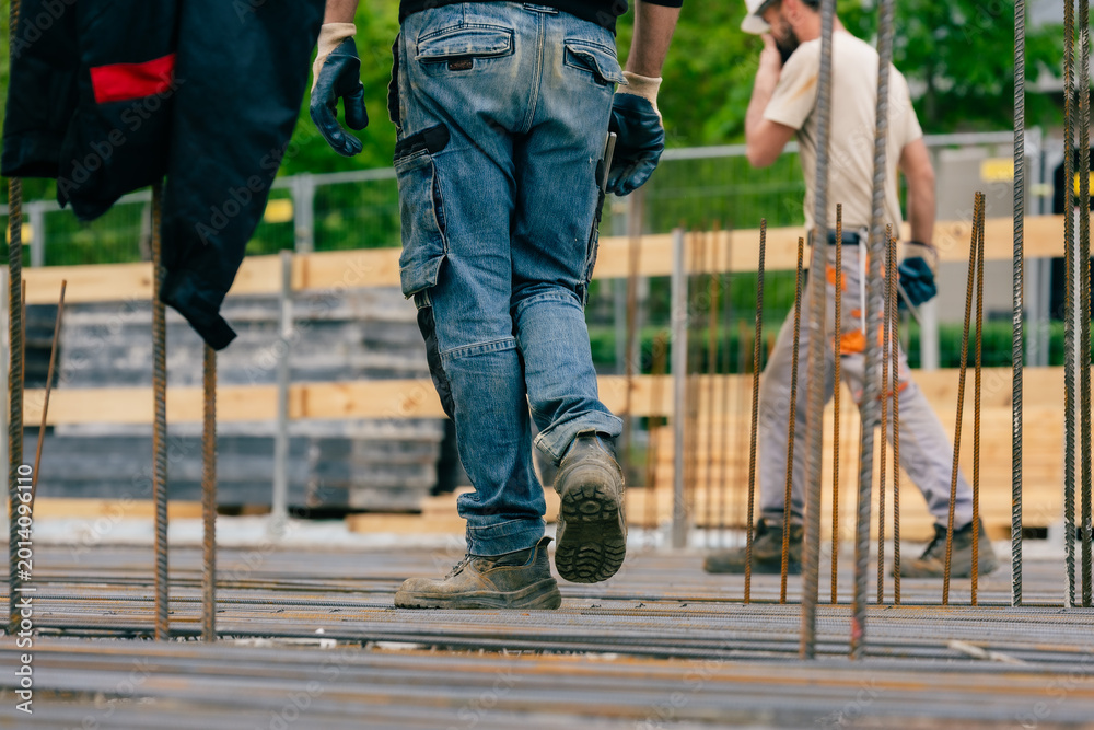 Obraz premium Bauarbeiter auf Großbaustelle