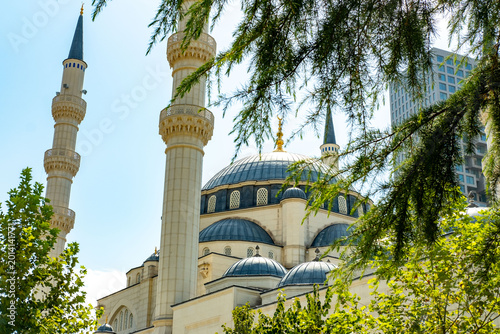 Foto Great Mosque Xhamia e Madhe, islamic architecture Albanian landmark, facade Otto