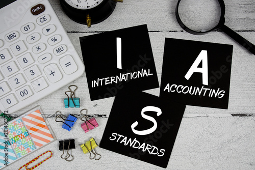 Foto IAS International Accounting Standards text phrase of business and financial con