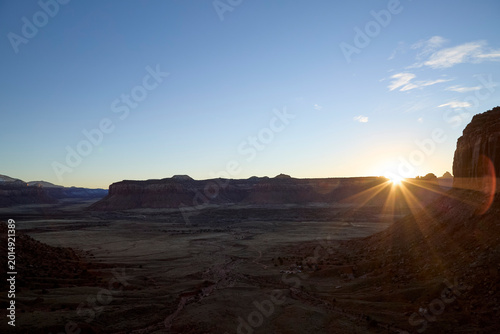 Cuadro en lienzo Desert landscape seeing sunrise over canyons and rock formations
