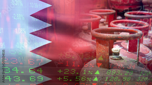 Tableau sur toile Gas prices in Qatar are fluctuating wildly amidst complex geopolitical dynamics