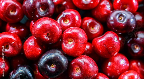 Fotografía Composition with fresh ripe sweet cherries