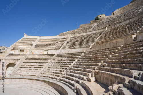Überblick über die große Tribüne im römisches Theater von Amman in Jordanien