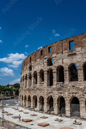 Canvas Print the coliseum in rome italy