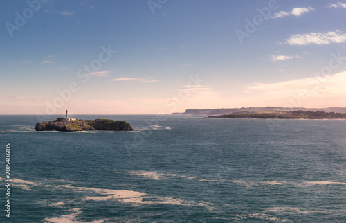 Foto isla de Mouro en Santander