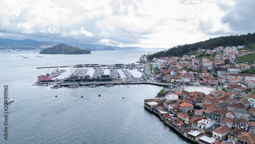 Fotografia Aerial view of combarro village and marina in galicia