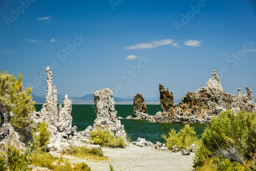 Obraz na płótnie Tufa Formations at Mono Lake California