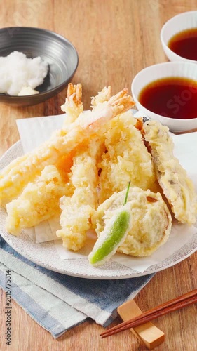 天ぷら盛り合わせ 海老・白身魚・なす・ししとう・さつまいも