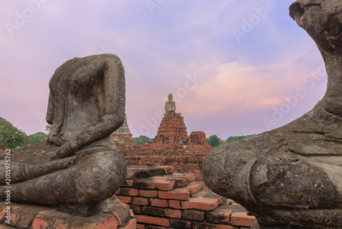 Bild auf Leinwand buddha statue in ayutthaya thailand, Wat Chaiwatthanaram.