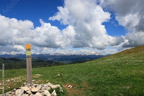 Fotografie Le Pas de l'Infernet au dessus de l'alpage de Font d'Urle