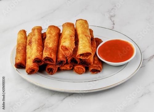 Tableau sur toile Crispy Filipino pork shanghai spring rolls with sweet chili dipping sauce