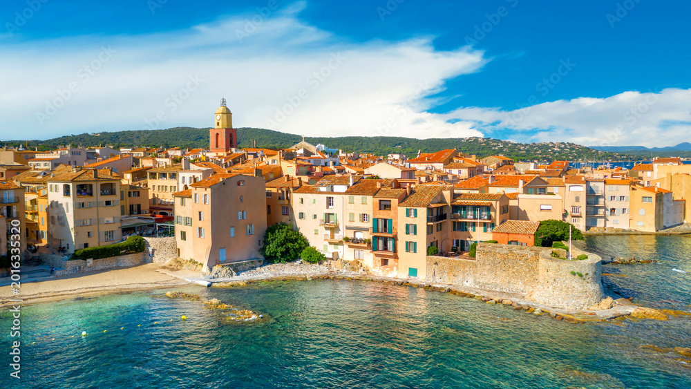 Obraz premium View of the city of Saint-Tropez, Provence, Cote d Azur, a popular destination for travel in Europe