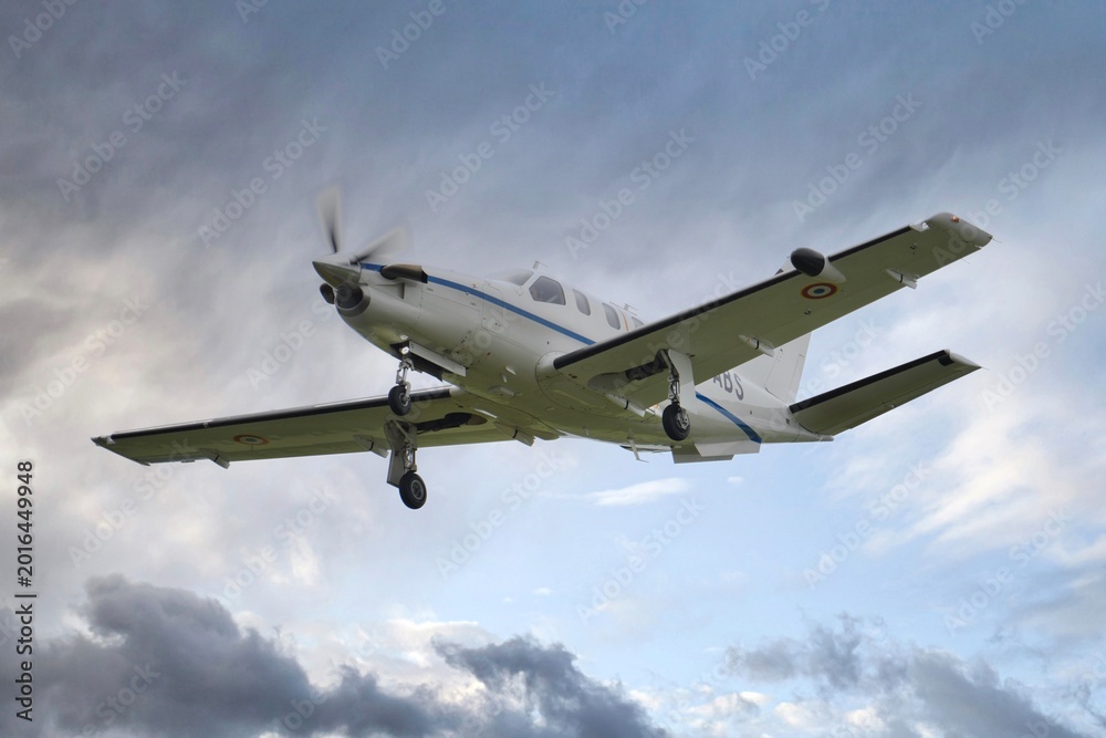 Fototapeta premium socata tbm 700 armée de terre trains sortis