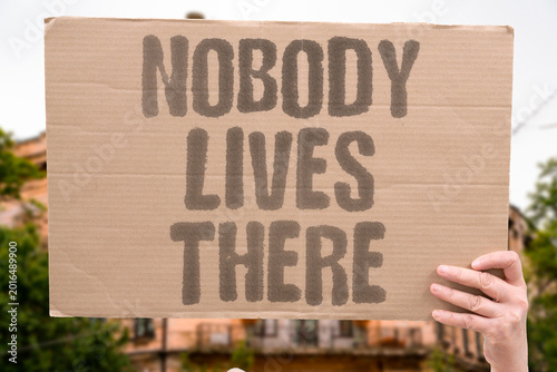 Foto "Nobody Lives There" Fully furnished ghost apartments sit sealed and untouched for years