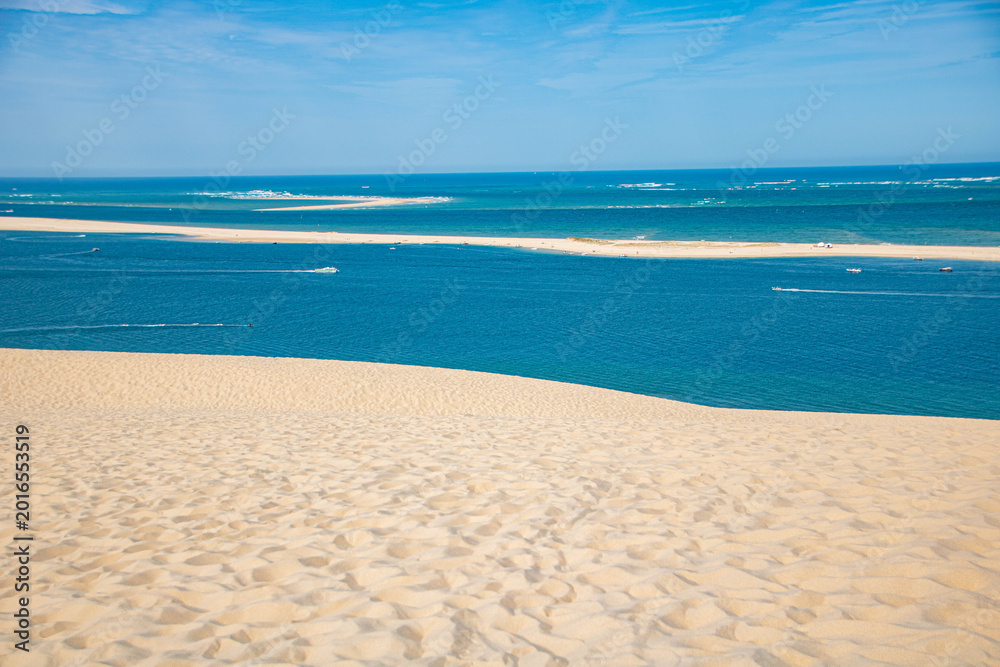 Obraz premium Pristine Landscapes of Dune du Pilat and Banc d'Arguin, France