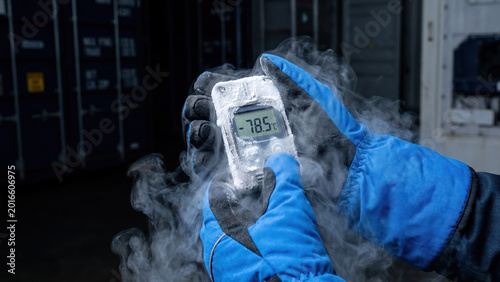 Monitoring Ultra Cold Temperatures with Sensors in Pharmaceutical Logistics Environments