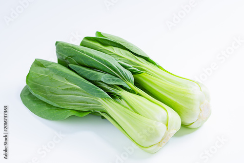 青梗菜の白背景写真 新鮮なチンゲンサイの野菜素材