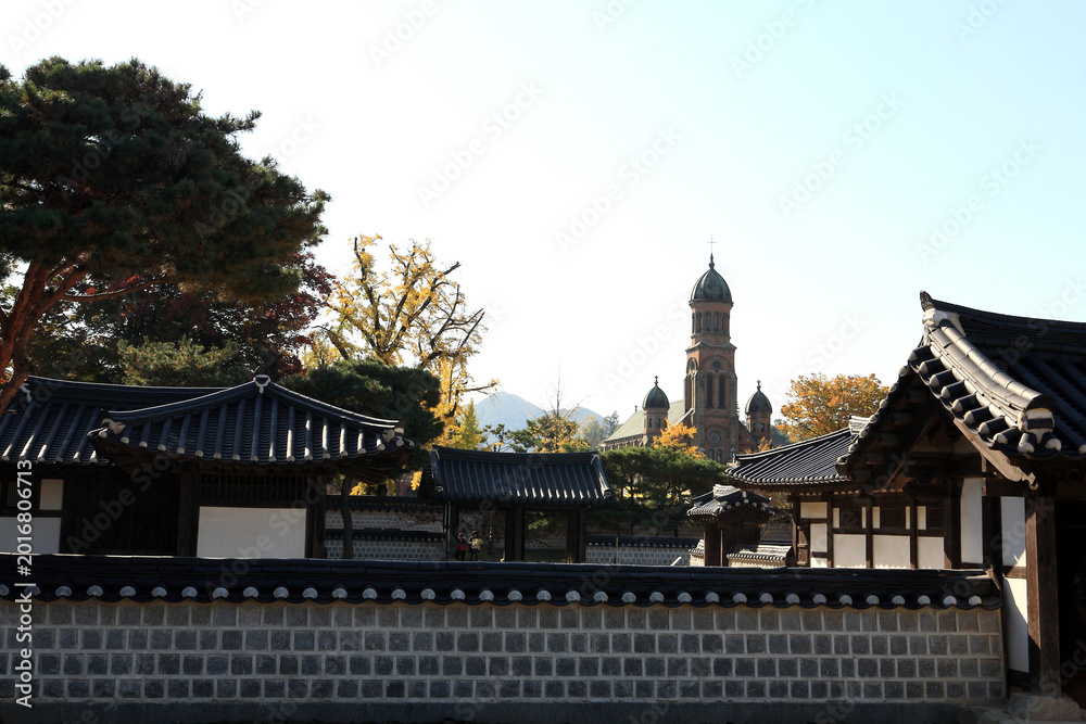 Naklejka premium 경기전과 전동성당
