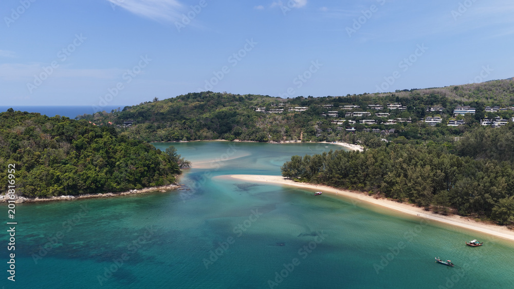 Obraz premium Aerial View of Tropical Lagoon and Sandbar in Phuket Thailand