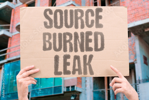 Quadro em tela "Source Burned Leak" Sources are prosecuted when journalists exposing them are jailed