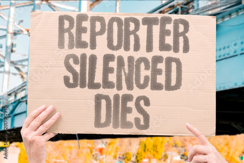 Canvas-taulu "Reporter Silenced Dies" Silenced reporters leave critical stories permanently unpublished
