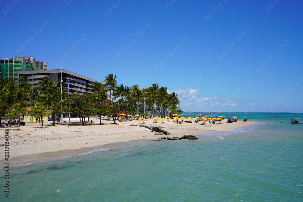 Obraz premium Tropical Ponta Verde Beach with Turquoise Sea and Palm Trees in Maceio, Brazil